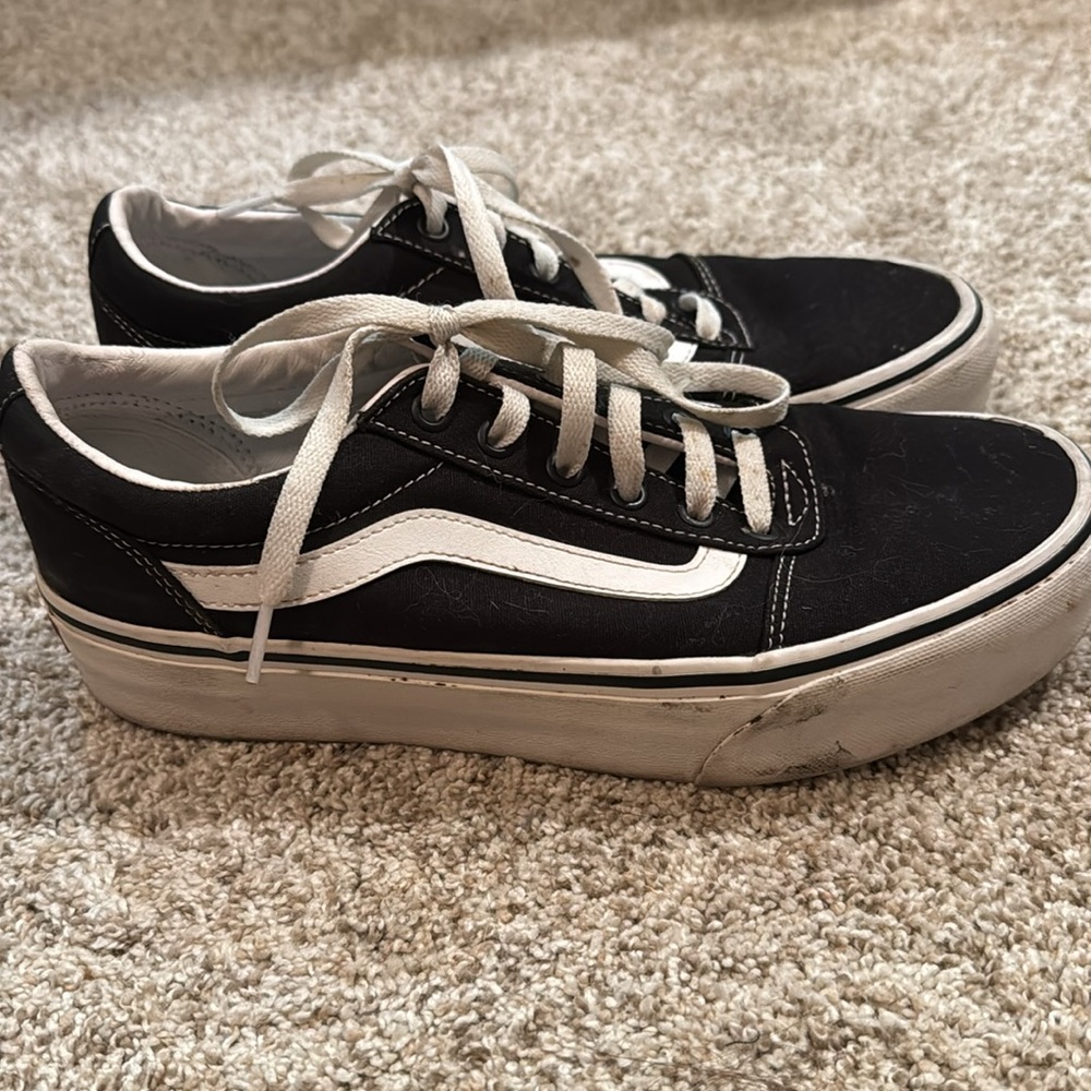 Black Old School Vans Sneakers